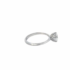 טבעת אירוסין בצורת פרח הלוטוס 1.30 קראט